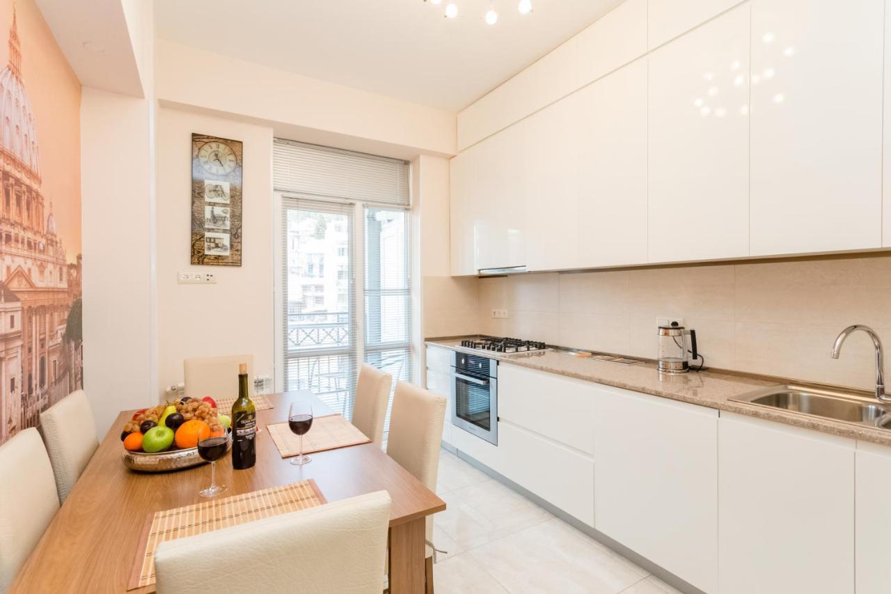 Apartment In The City Centre Ll Тбилиси Экстерьер фото